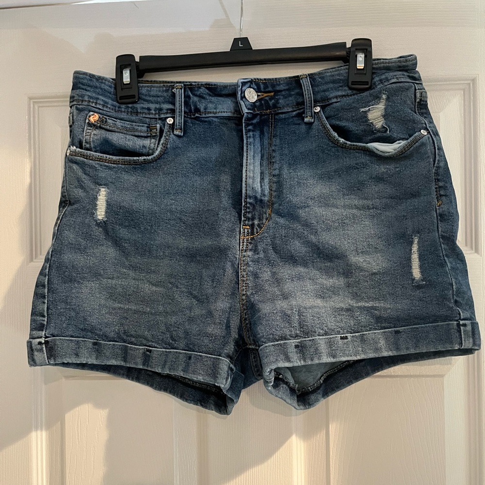 Levi Denizen Mom Denim Shorts